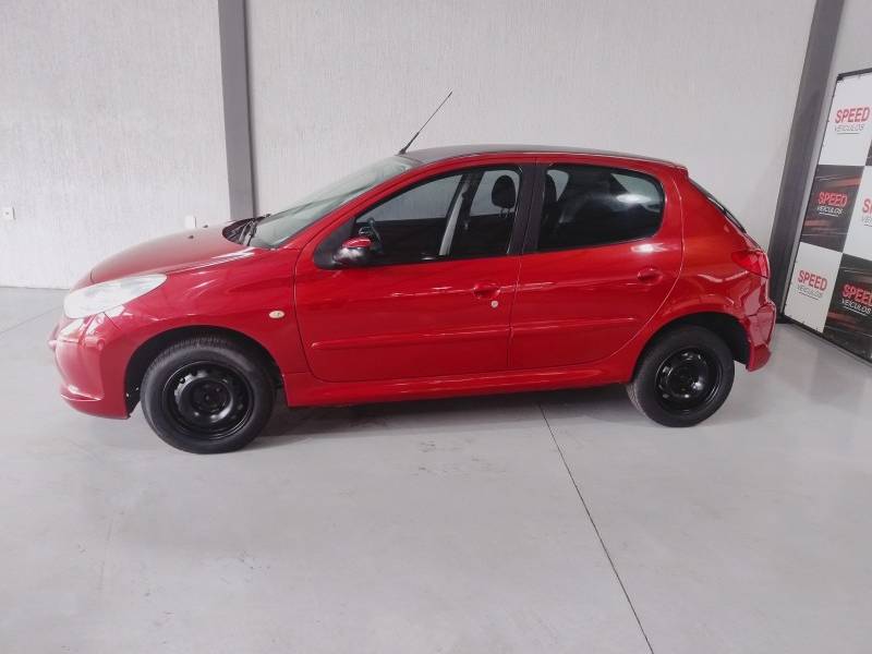 PEUGEOT - 207 - 2011/2012 - Vermelha - R$ 23.900,00