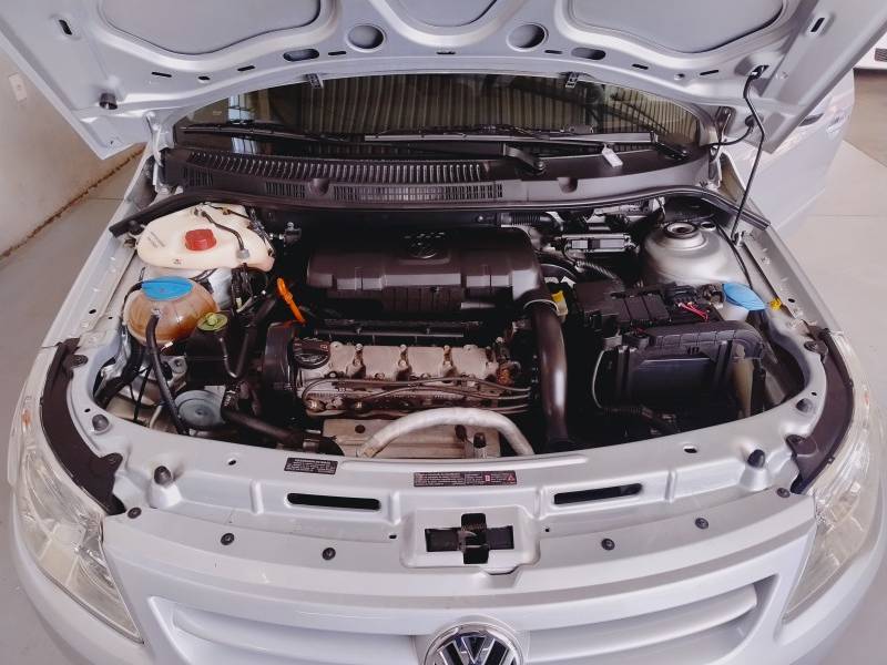 VOLKSWAGEN - VOYAGE - 2010/2011 - Prata - R$ 32.900,00