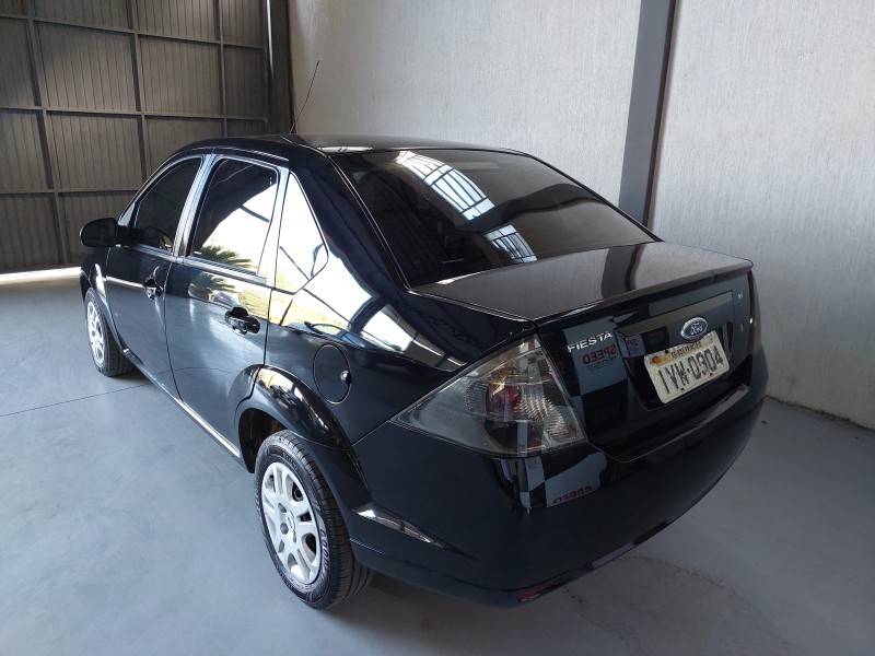 FORD - FIESTA - 2014/2014 - Preta - R$ 38.900,00