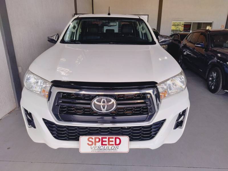 TOYOTA - HILUX - 2019/2019 - Branca - R$ 195.900,00