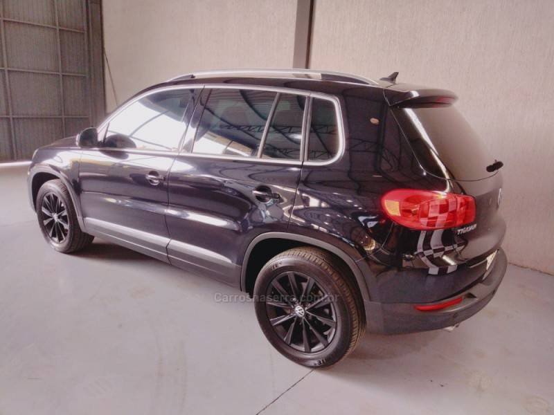VOLKSWAGEN - TIGUAN - 2012/2012 - Preta - R$ 59.800,00