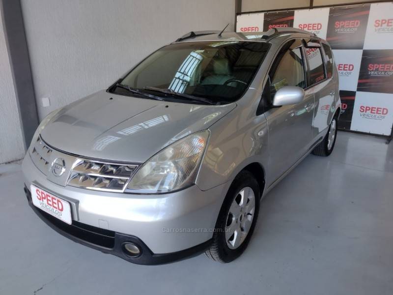 NISSAN - LIVINA - 2010/2011 - Prata - R$ 38.900,00