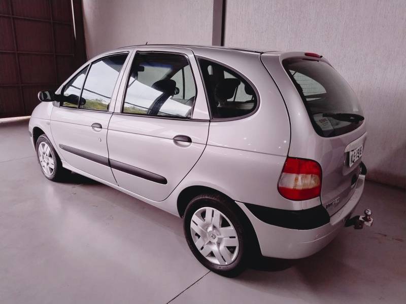 RENAULT - SCÉNIC - 2008/2009 - Prata - R$ 24.800,00