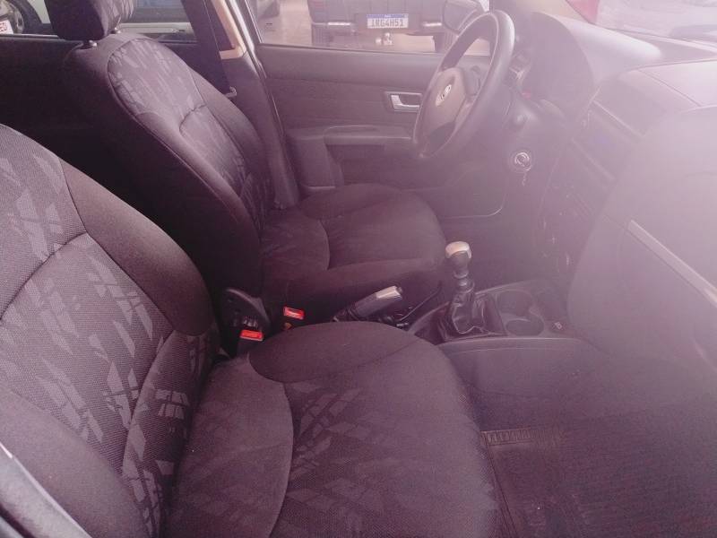 FIAT - PALIO - 2009/2010 - Prata - R$ 31.800,00