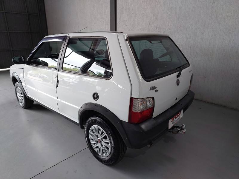 FIAT - UNO - 2013/2013 - Branca - R$ 25.900,00