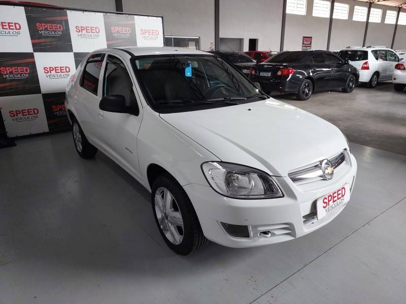 CHEVROLET - PRISMA - 2010/2011 - Branca - R$ 32.900,00