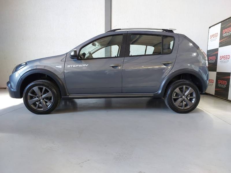 RENAULT - SANDERO - 2012/2012 - Cinza - R$ 40.900,00