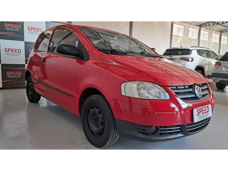 VOLKSWAGEN - FOX - 2007/2008 - Vermelha - R$ 27.900,00