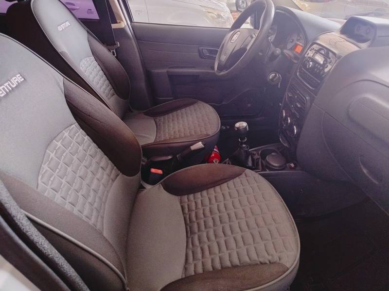FIAT - PALIO - 2012/2013 - Prata - R$ 43.900,00