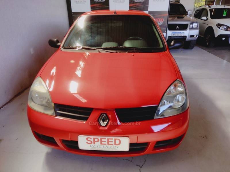RENAULT - CLIO - 2009/2010 - Vermelha - R$ 24.900,00