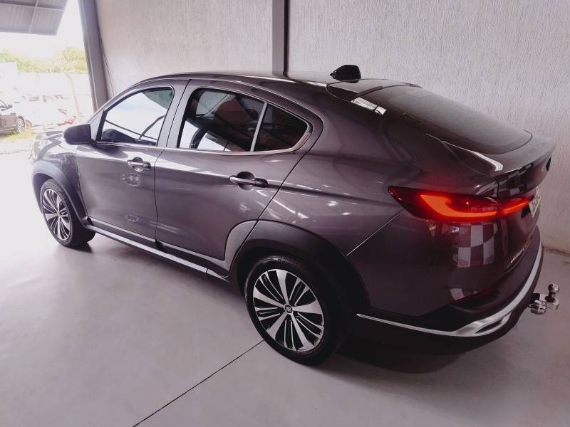 FIAT - FASTBACK - 2023/2023 - Cinza - R$ 115.900,00