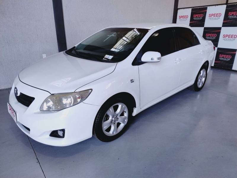 TOYOTA - COROLLA - 2010/2011 - Branca - R$ 64.900,00