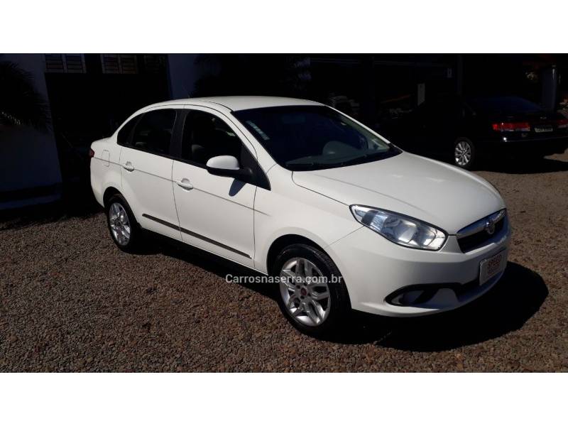FIAT - GRAND SIENA - 2016/2016 - Branca - R$ 42.900,00