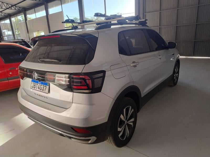 VOLKSWAGEN - T-CROSS - 2022/2023 - Prata - R$ 107.900,00