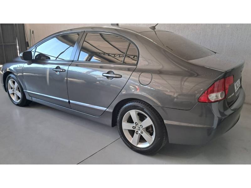 HONDA - CIVIC - 2006/2007 - Cinza - R$ 46.900,00