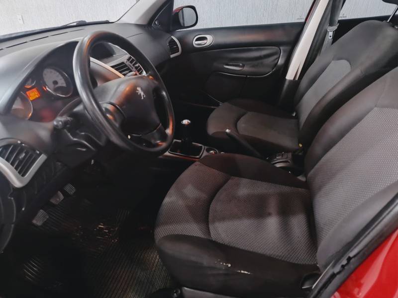 PEUGEOT - 207 - 2011/2012 - Vermelha - R$ 23.900,00