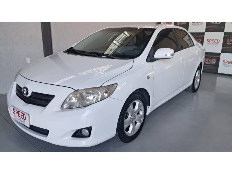 TOYOTA - COROLLA - 2010/2011 - Branca - R$ 64.900,00
