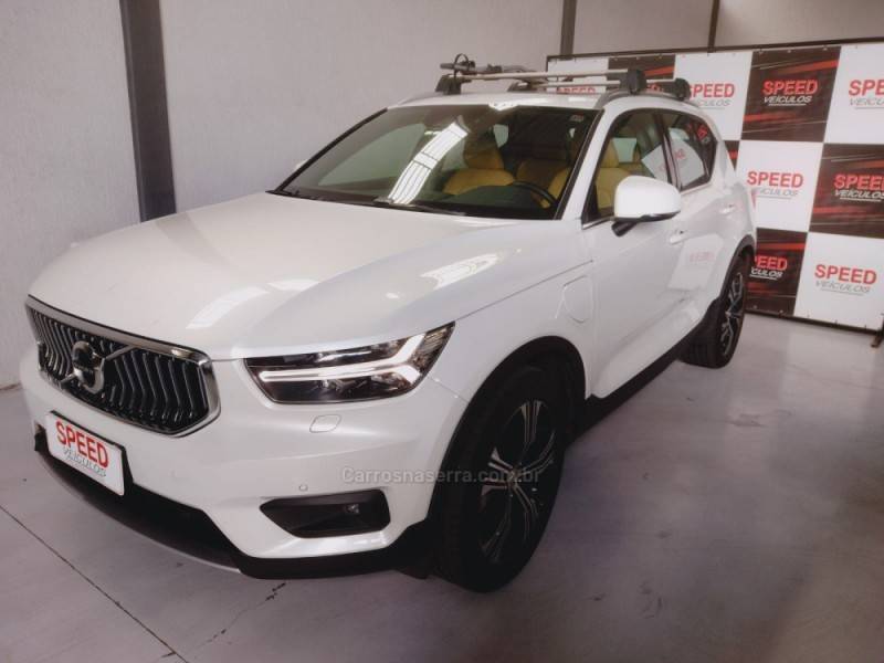 VOLVO - XC 40 - 2020/2021 - Branca - R$ 219.800,00