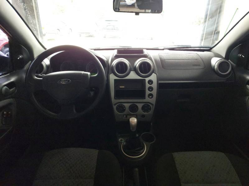 FORD - FIESTA - 2013/2014 - Branca - R$ 34.900,00