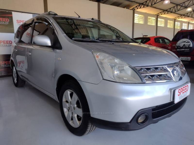 NISSAN - LIVINA - 2010/2011 - Prata - R$ 38.900,00