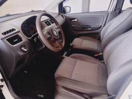 VOLKSWAGEN - FOX - 2014/2014 - Branca - R$ 43.900,00