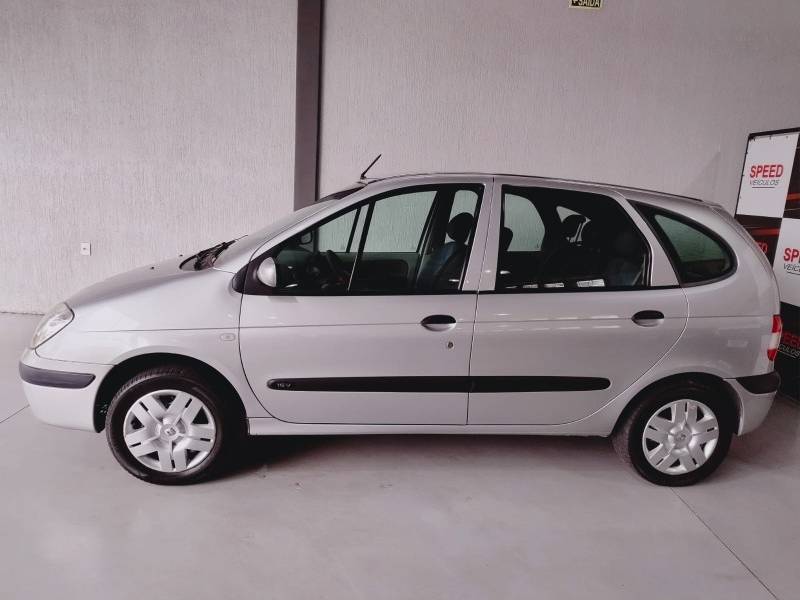 RENAULT - SCÉNIC - 2008/2009 - Prata - R$ 24.800,00