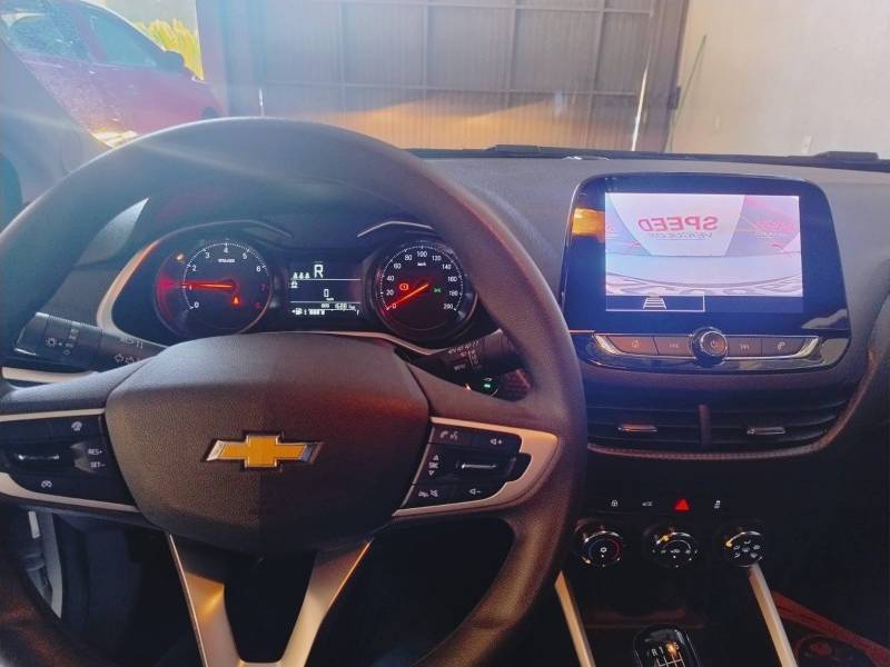 CHEVROLET - ONIX - 2024/2024 - Branca - R$ 82.900,00