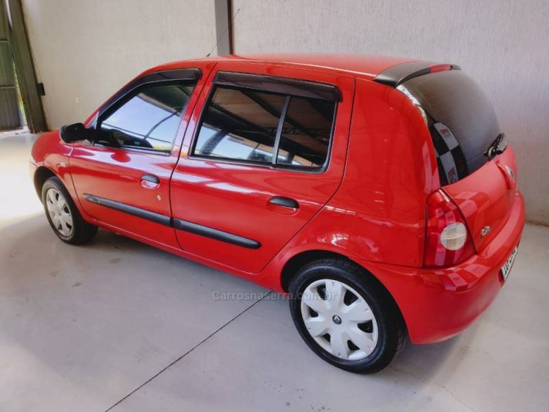 RENAULT - CLIO - 2009/2010 - Vermelha - R$ 24.900,00