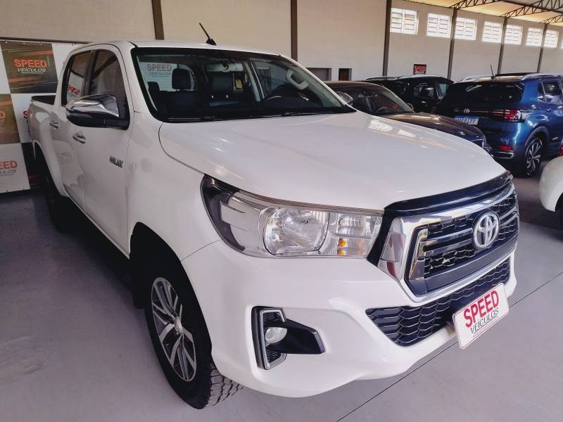 TOYOTA - HILUX - 2019/2019 - Branca - R$ 195.900,00