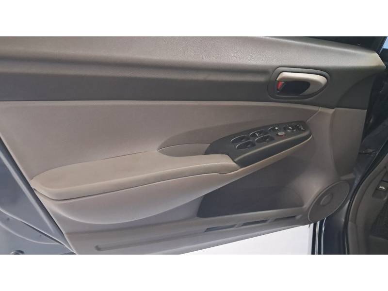 HONDA - CIVIC - 2006/2007 - Cinza - R$ 46.900,00