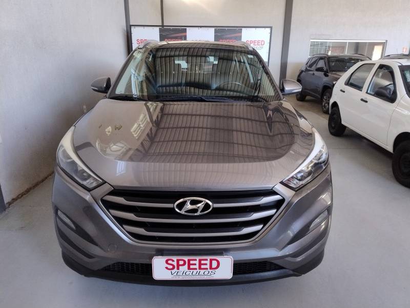 HYUNDAI - TUCSON - 2017/2018 - Cinza - R$ 98.900,00