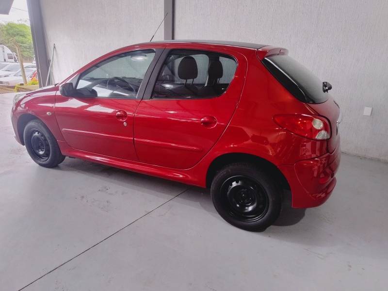 PEUGEOT - 207 - 2011/2012 - Vermelha - R$ 23.900,00