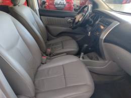 NISSAN - LIVINA - 2010/2011 - Prata - R$ 38.900,00