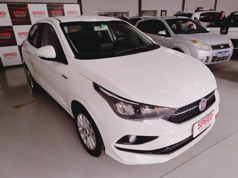 FIAT - CRONOS - 2018/2019 - Branca - R$ 59.900,00