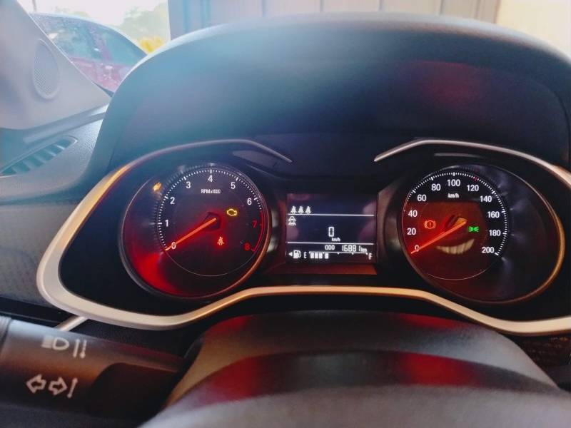 CHEVROLET - ONIX - 2024/2024 - Branca - R$ 82.900,00