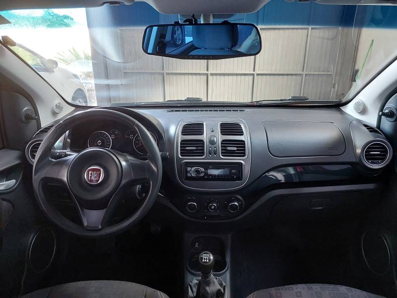 FIAT - PALIO - 2016/2017 - Vermelha - R$ 43.900,00