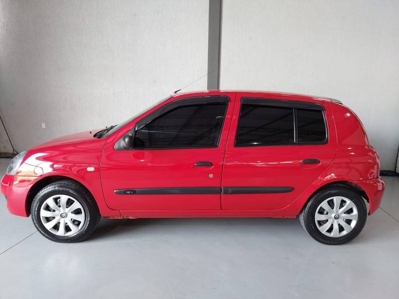 RENAULT - CLIO - 2009/2010 - Vermelha - R$ 25.900,00