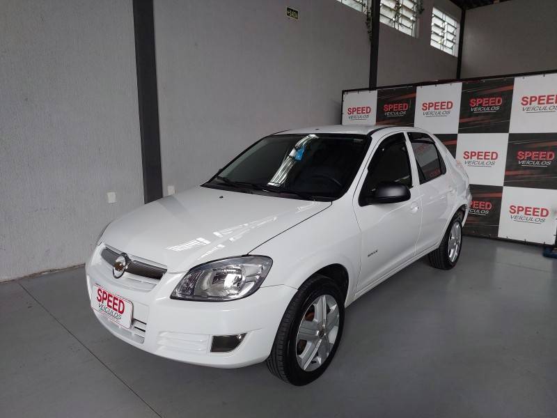 CHEVROLET - PRISMA - 2010/2011 - Branca - R$ 32.900,00