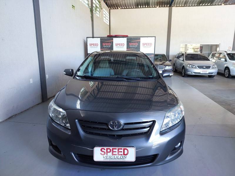 TOYOTA - COROLLA - 2011/2011 - Prata - R$ 62.900,00