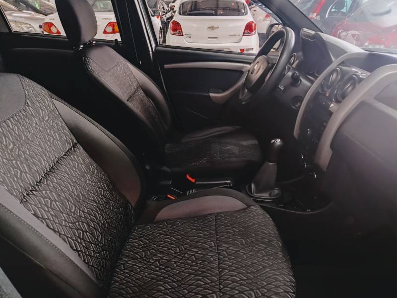 RENAULT - DUSTER OROCH - 2016/2017 - Branca - R$ 73.900,00