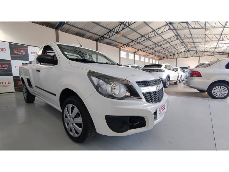CHEVROLET - MONTANA - 2013/2013 - Bronze - R$ 42.900,00