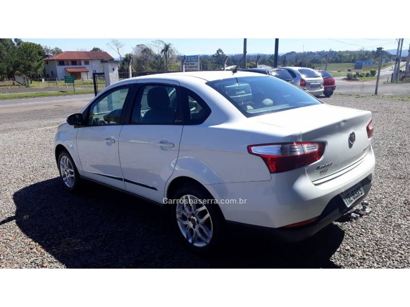 FIAT - GRAND SIENA - 2016/2016 - Branca - R$ 42.900,00