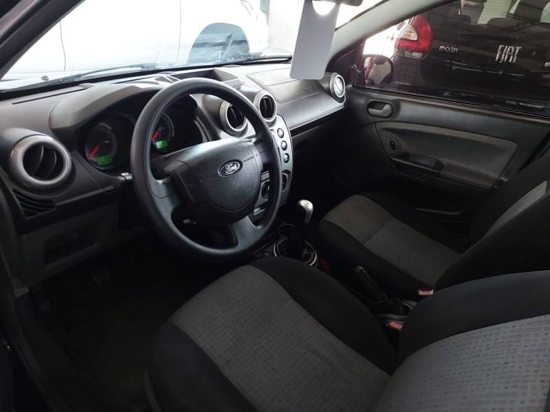 FORD - FIESTA - 2014/2014 - Preta - R$ 38.900,00