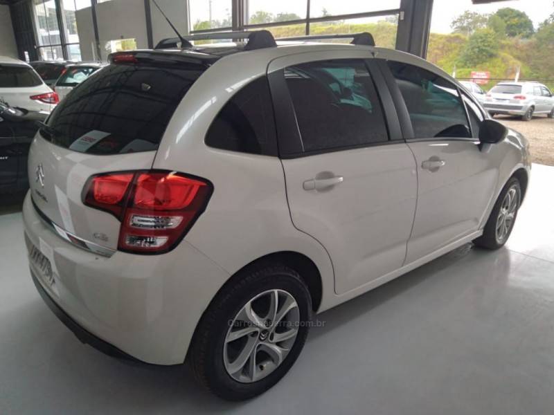 CITROËN - C3 - 2014/2015 - Branca - R$ 35.900,00