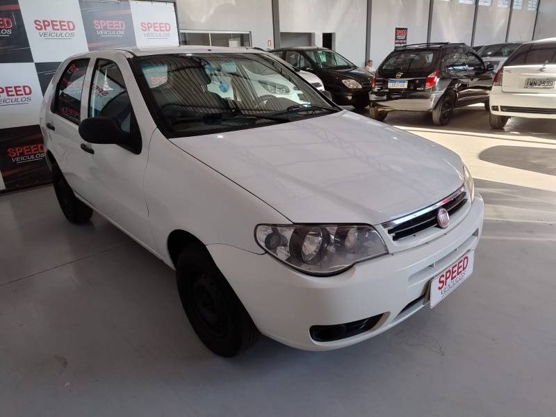 FIAT - PALIO - 2016/2016 - Branca - R$ 29.800,00